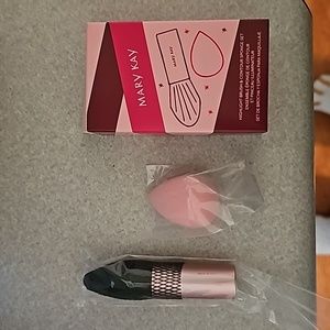Mary kay highlight brush and contour sponge set